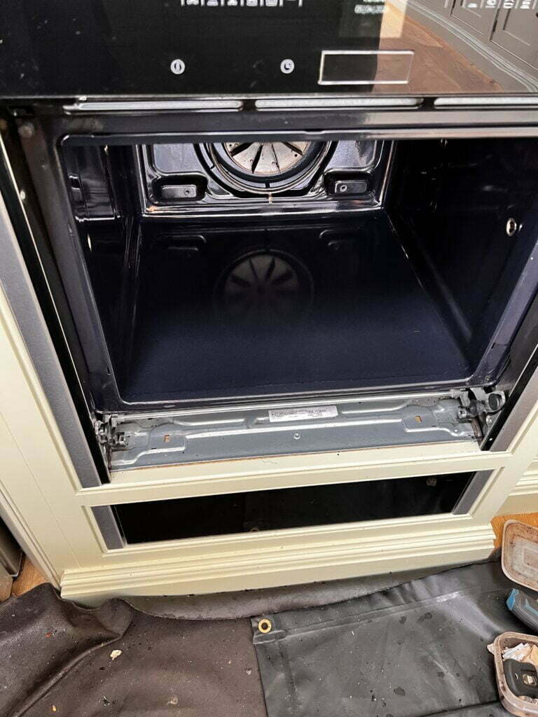 Neff Slide And Hide A Van Door, Cleaning